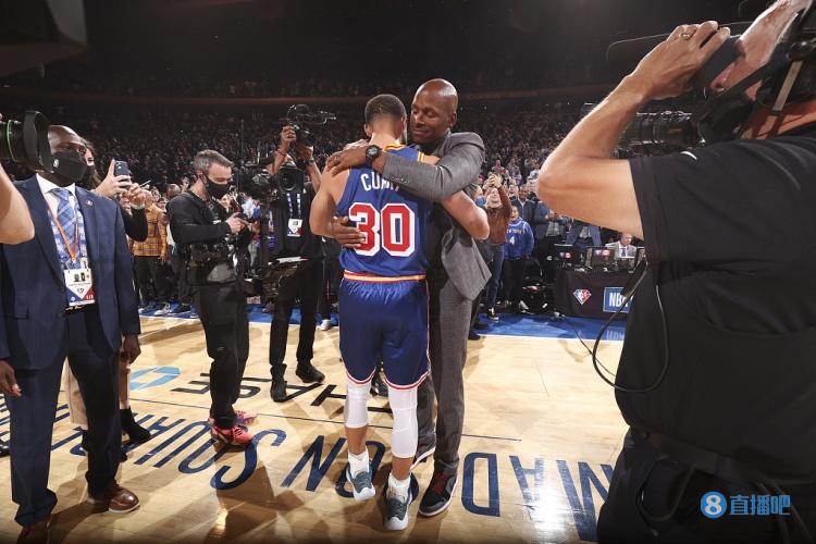 库里：希望有朝一日有人能打破我的三分纪录 到时我一定会去现场