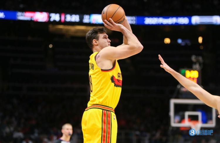 队记:加里纳利曾收到其他更高报价 但认为绿军有更好夺冠机会