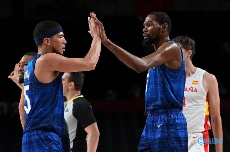 布克：我和杜兰特是奥运金牌队友 我们百分百相互尊重