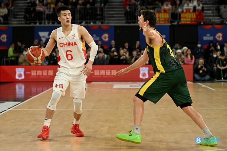 手感冰凉!郭艾伦16投仅命中3球 得到6分5篮板2助攻2抢断