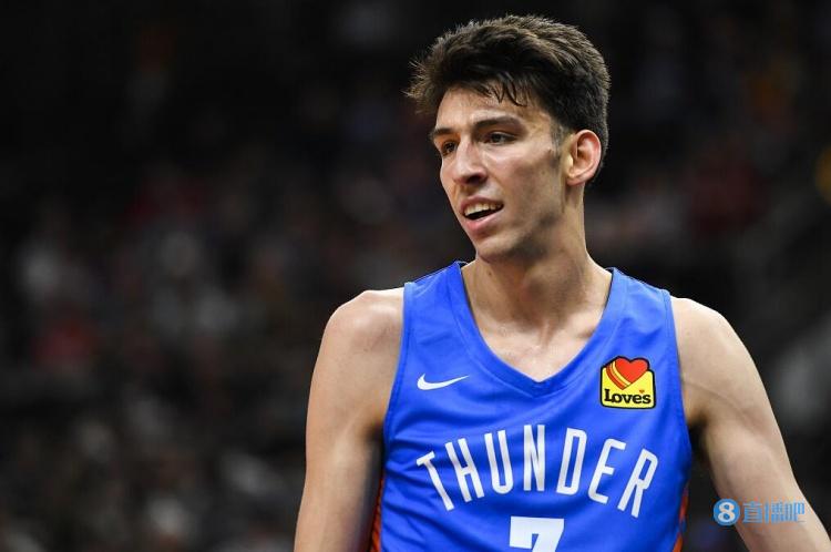 独角兽！霍姆格伦夏联完美首秀 普雷斯蒂满眼都是杜兰特的身影