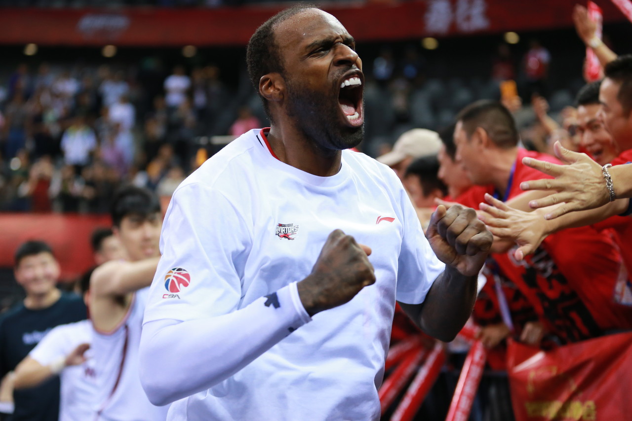 名记:湖人将试训多个自由球员老将 包括沙巴兹-穆罕默德