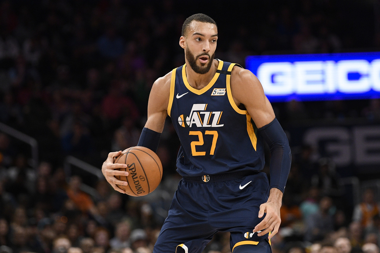 自由市场次日汇总：戈贝尔1换9送至森林狼 锡安5年2.31亿提前续约