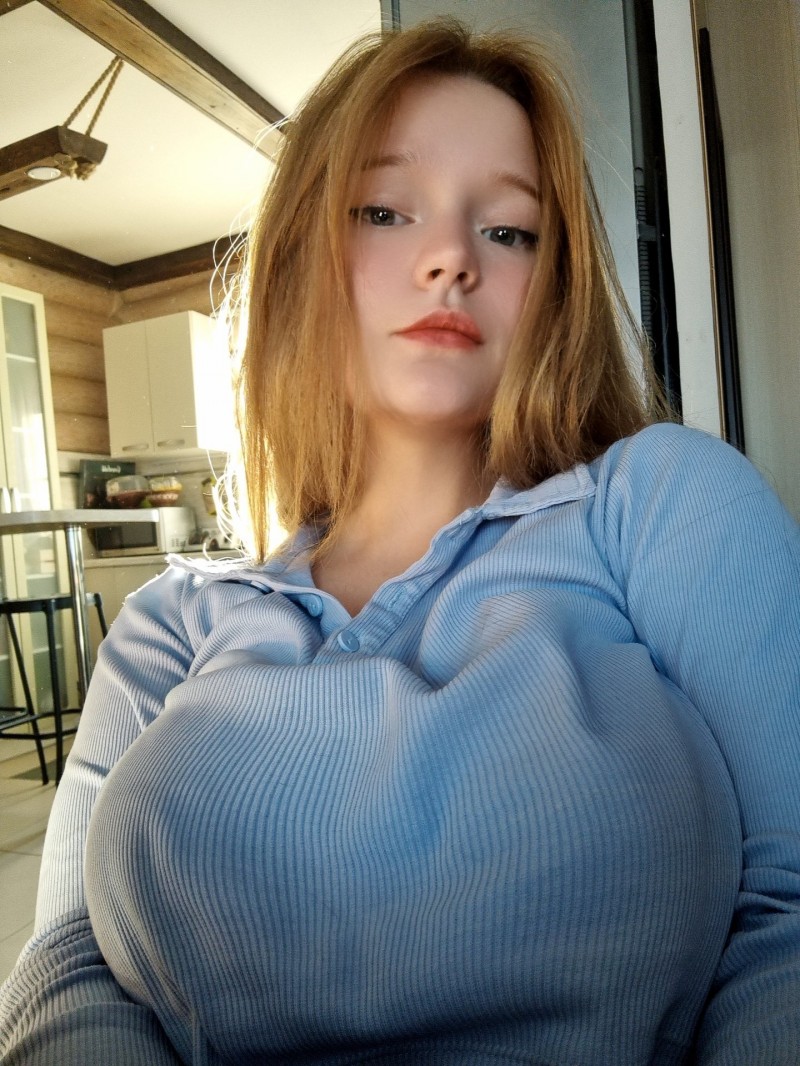 itotii正妹：越南的洋娃娃！130万追踪妹《lyvlas》无辜萌颜却有火辣的身材！