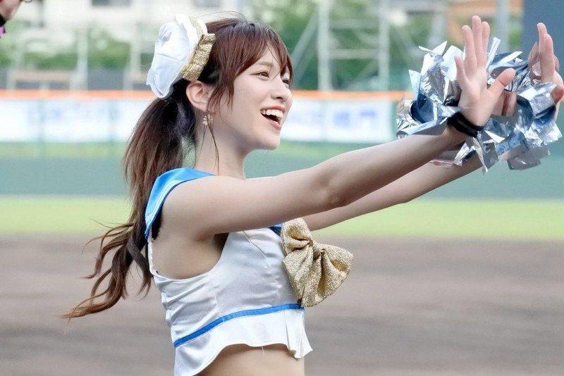 itotii正妹：一双大眼好迷人！惠比寿麝香葡萄《神崎纱衣》带来清纯又性感的滋味！