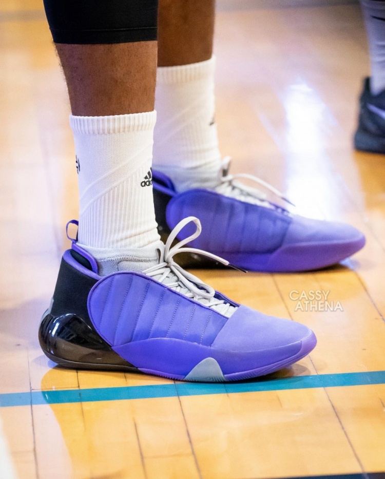 颜值如何？摄影师晒哈登训练照 后者已上脚哈登7代