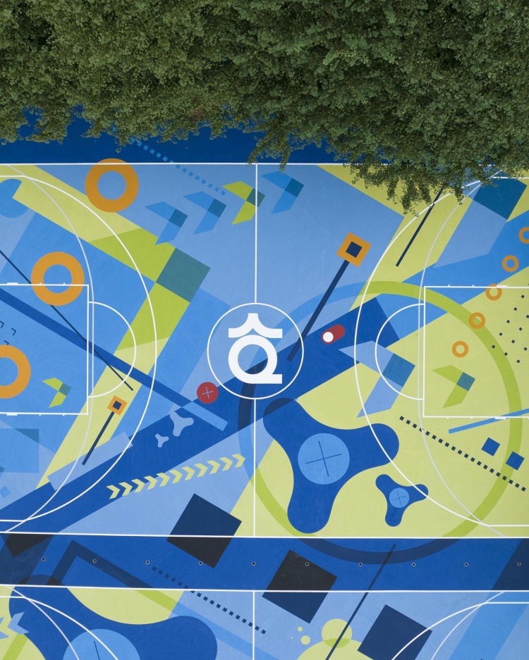 第27个KD主题球场建成 杜兰特转发动态并评论:多干实事 少说空话