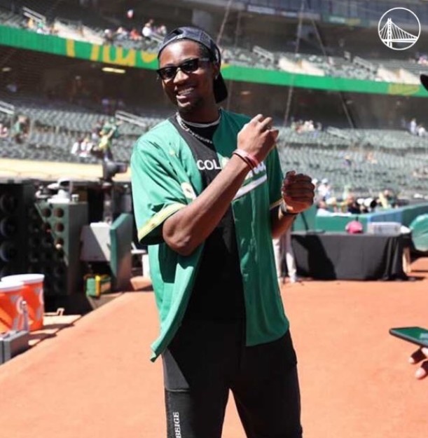 勇士库明加今日为棒球比赛开球 媒体人：比库里开的好就行?