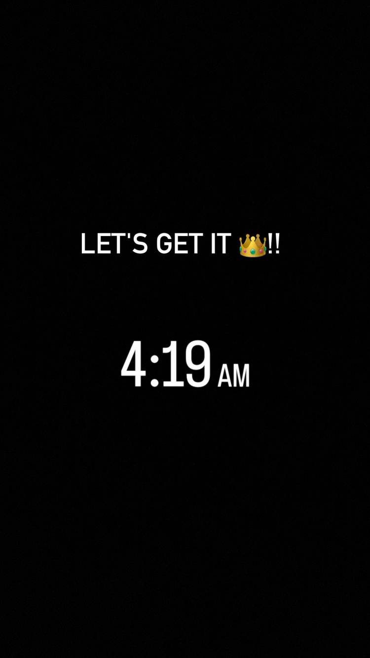 越起越早！詹姆斯凌晨4:19起床准备去训练 随后在车内享受音乐