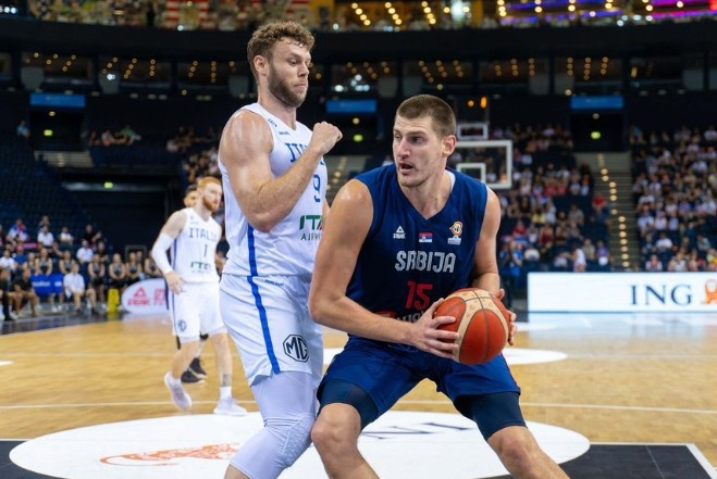 热身赛塞尔维亚险胜意大利 约基奇18分10板5助率队完成逆转！
