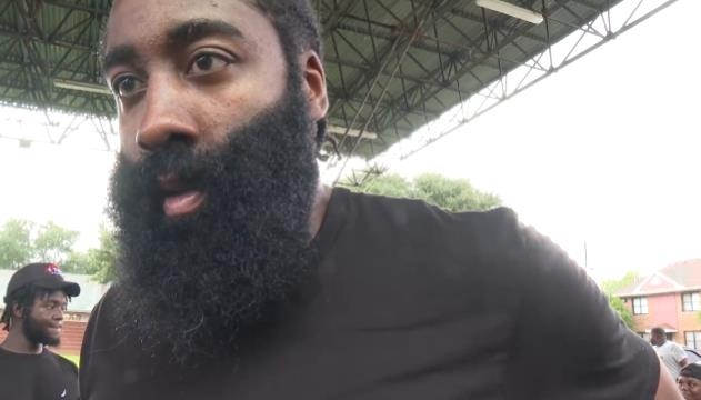 哈登to费城球迷:今年我们会继续冲击总冠军!