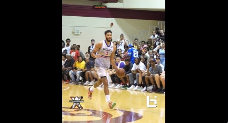 场地原因比赛被叫停!塔图姆:真不想这么结束 我爱那儿的氛围