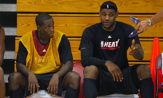 ?快船记者晒贝弗利和詹姆斯旧时合照 两人曾在热火当过队友