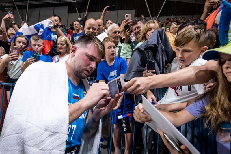 爱沙尼亚后卫:东契奇打球很容易上头 他会被自己的情绪影响