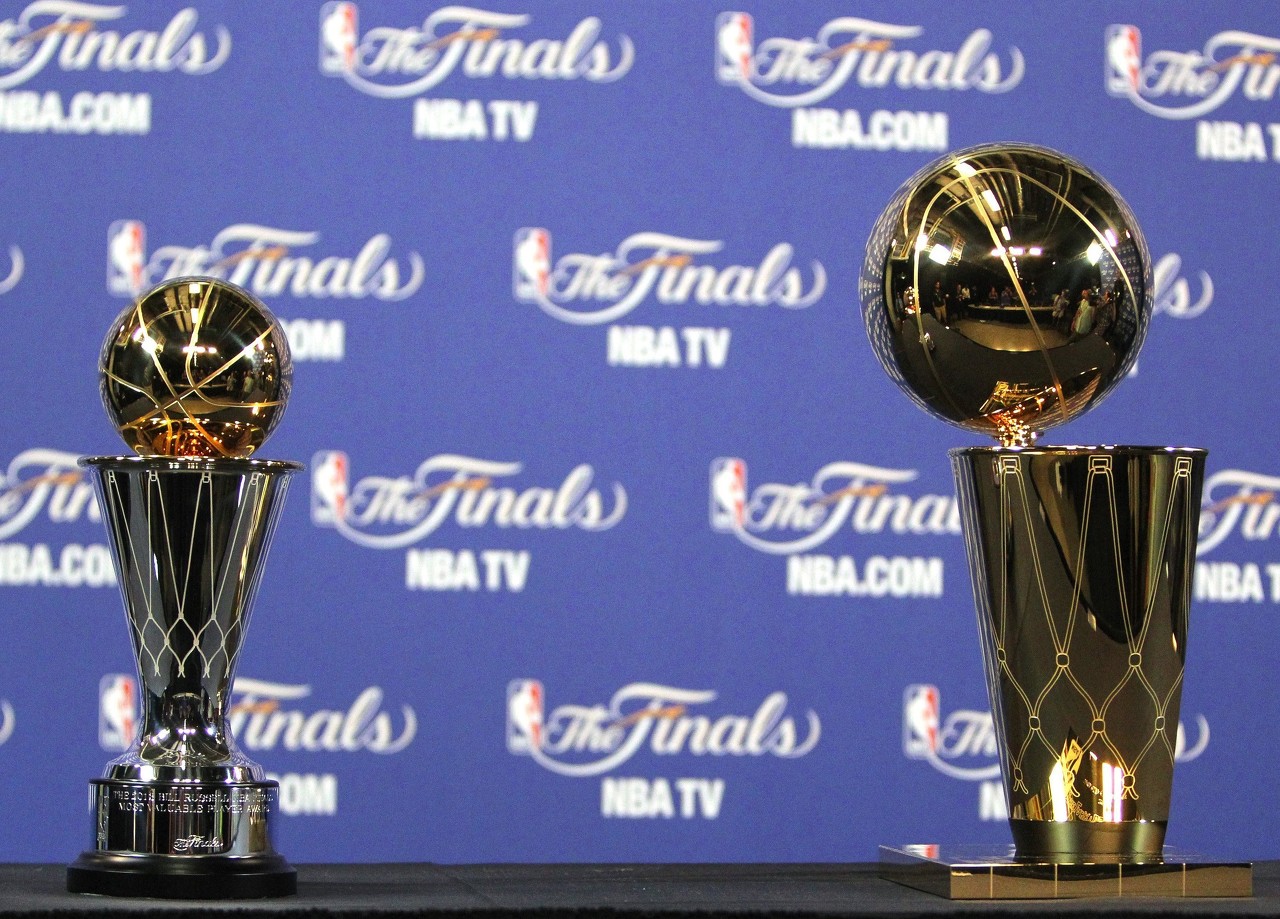 【夜谈会】你认为哪一年的总冠军最有含金量 哪一年又最水？