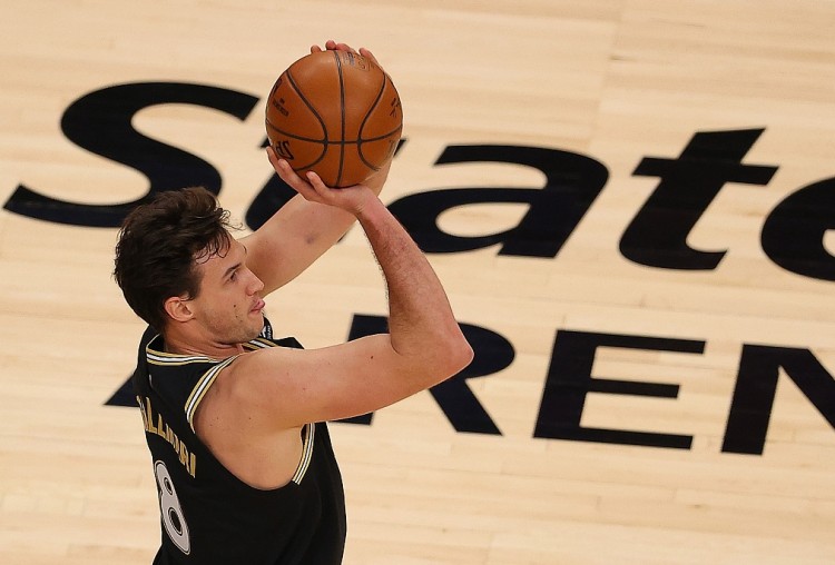 左膝半月板撕裂!意大利媒体:加里纳利预计会出战NBA新赛季