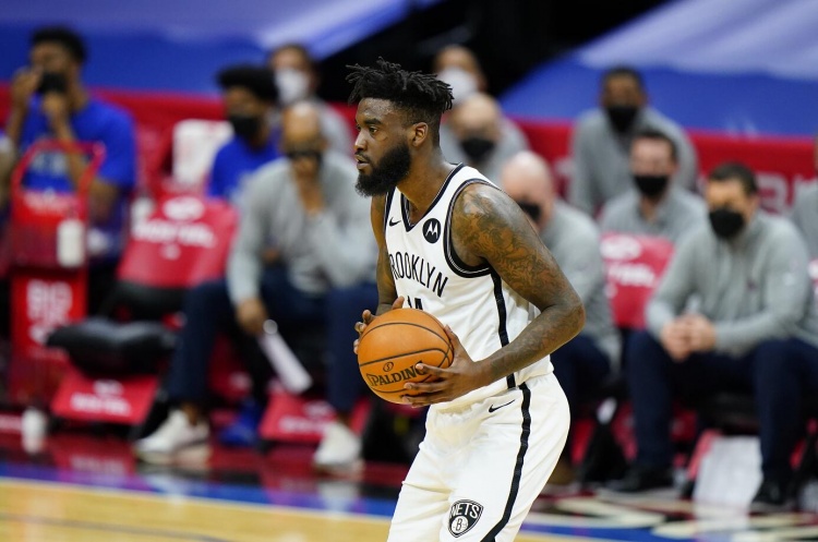 名记:开拓者队将与自由球员诺维尔-佩莱签下一份训练营合同