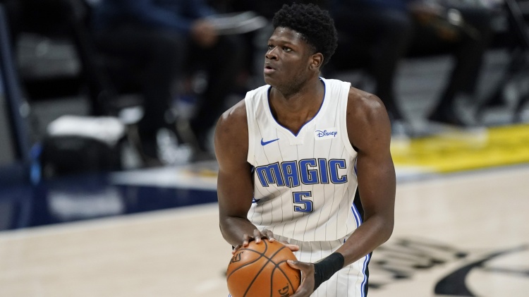 魔术记者:班巴在其祖国科特迪瓦捐建的两座篮球场揭幕