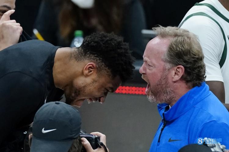 布登现场观战希腊VS西班牙热身赛 字母哥场边与其拥抱寒暄