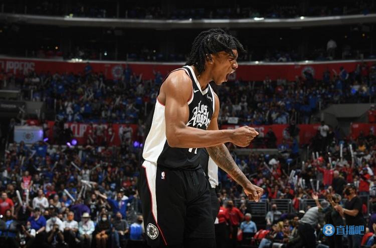 名记:休赛期与特伦斯-曼恩聊过 他相信新赛季快船能夺冠