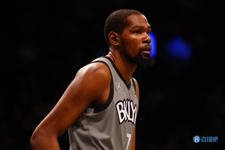 迈克-詹姆斯调侃：KD一直在练左手跳投 练一年半了还是很糟糕