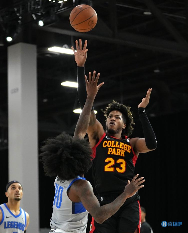 Haynes：自由球员前锋贾斯汀-蒂尔曼与掘金达成签约协议