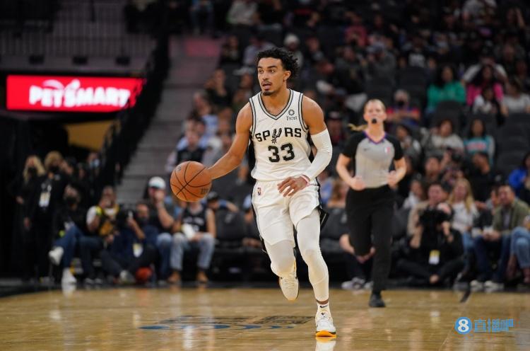 名记:若特雷-琼斯今日不被裁 其合同的50万美元将转为被保障