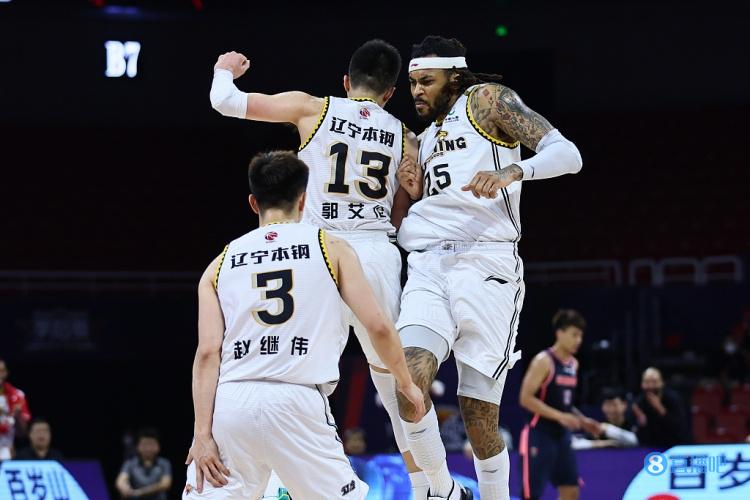 深情挽留！莫兰德在郭艾伦所发微博下方留言：永远不要离开