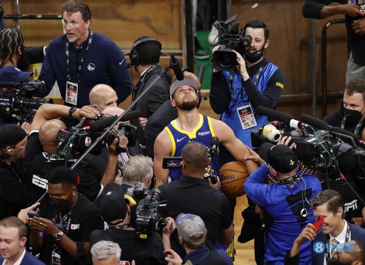 过去9个赛季常规赛+季后赛总正负值排名：库里居首且大幅度领先