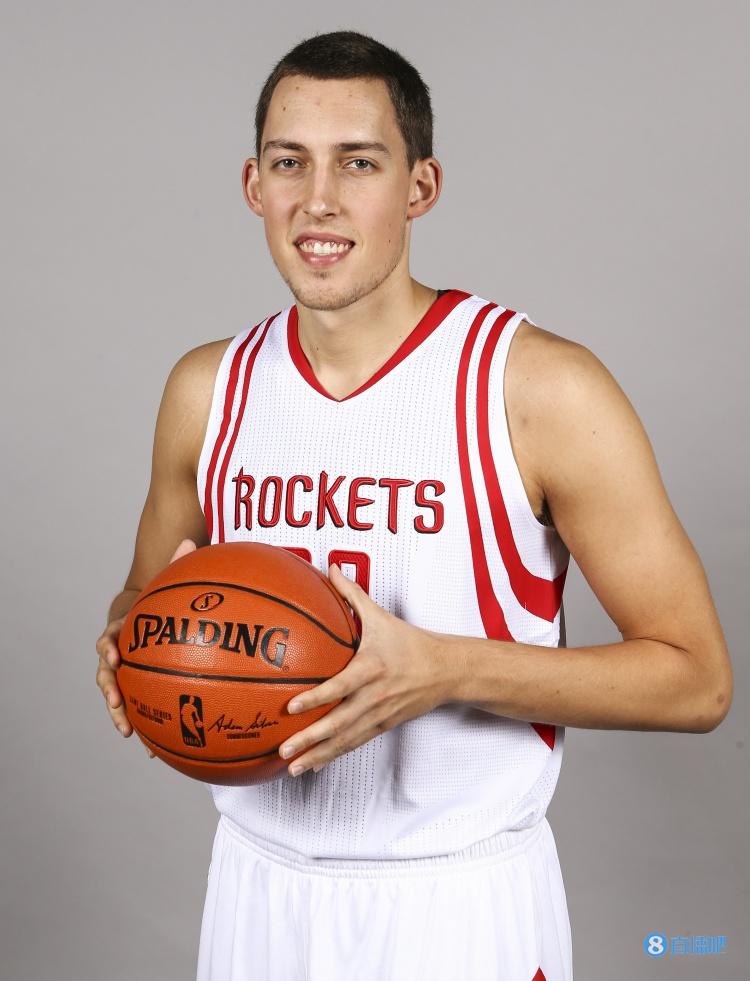 媒体人：火箭旧将凯尔-威尔哲已经接近与一支CBA球队达成协议