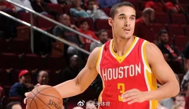 京媒:火箭旧将尼克-约翰逊由于签证原因还没能前往北京队报到