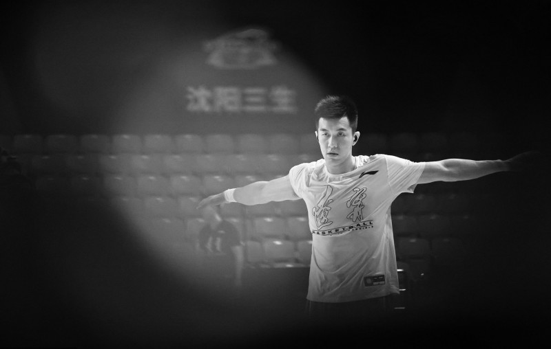 凰家看台|CBA头号球星不自由