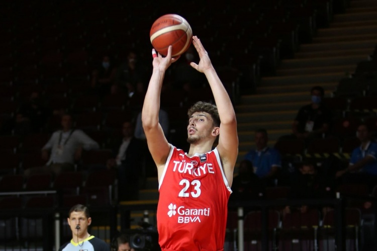 连续第三场20+！申京19中10砍下24分8板6助1帽 率队战胜比利时