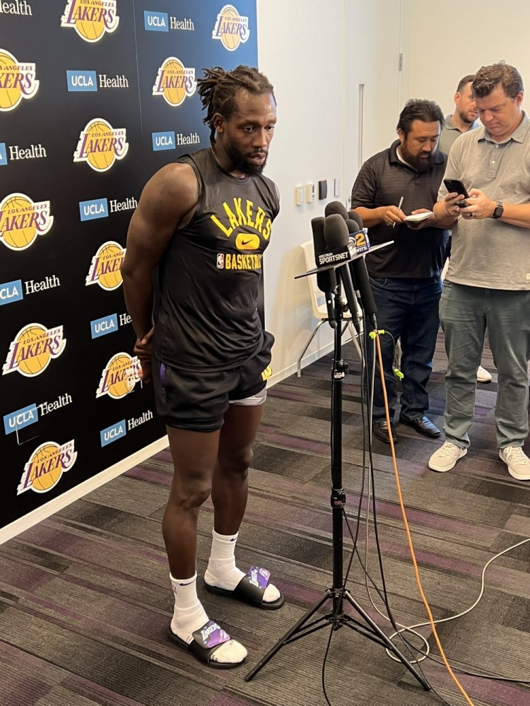 贝弗利：队友都知道我就是一心想赢 身体状态很棒宛如19岁