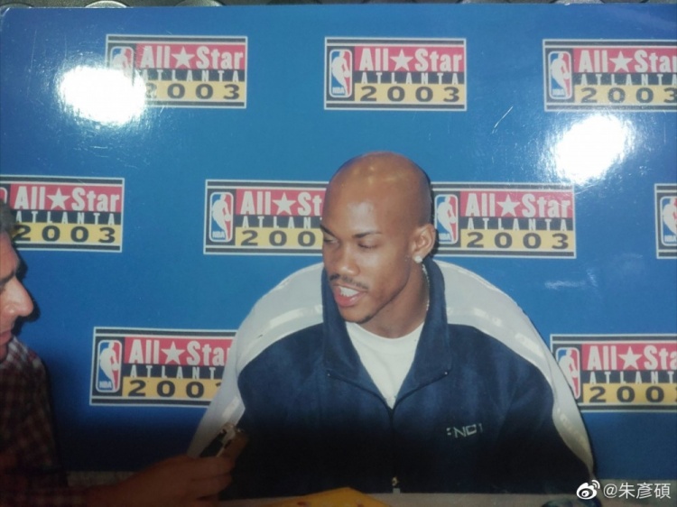 朱彦硕晒马布里19年前旧照 本尊回复：曾经的小伙如今的姥爷?