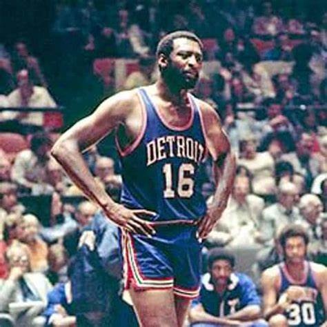 生涯场均20分10板什么难度？第一名空前绝后?现役3人上榜