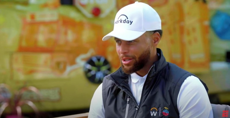 优质偶像！库里疫情期间一共给孩子们送出2500万份餐食