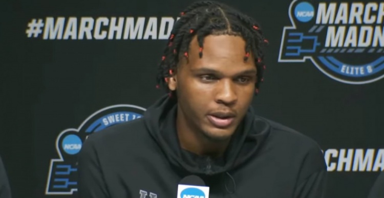 美记：活塞与落选秀后卫凯勒-爱德华兹签下一份Exhibit 10合同