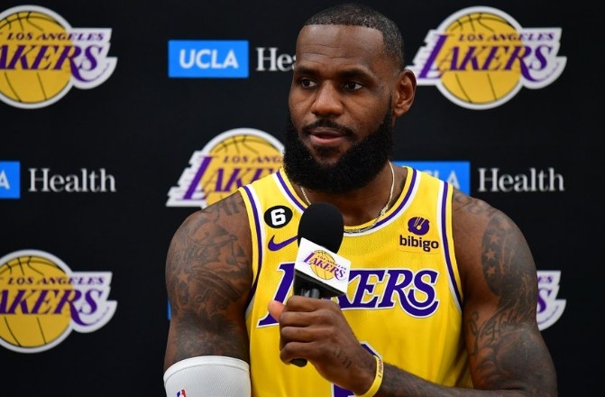 詹姆斯:很期待新赛季与威少一起踏上征程 只要付出就会有结果