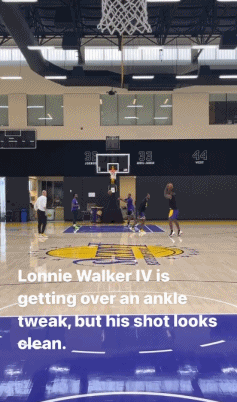 湖人记者：纳恩参加完整训练 特洛伊仍在处理背伤 沃克加练三分