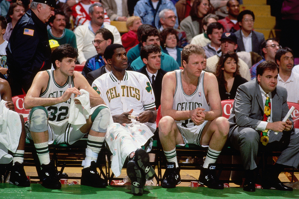 2K23名宿队之凯尔特人:伯德&指环王98 皮尔斯94 加内特92 獭兔88