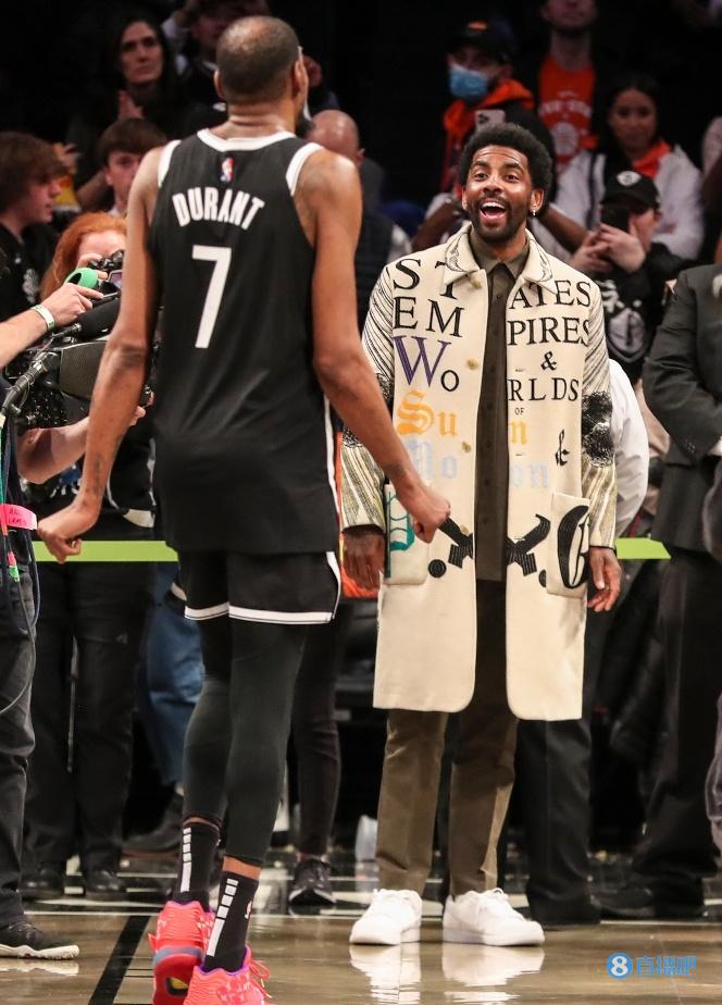 夏普:KD想要去争夺冠军 欧文却因为场外的破事浪费他的时间