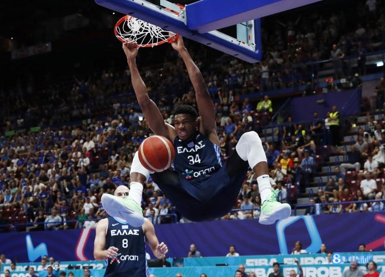 欧媒:字母哥进行了举重训练 预计明天将参与希腊队的常规训练