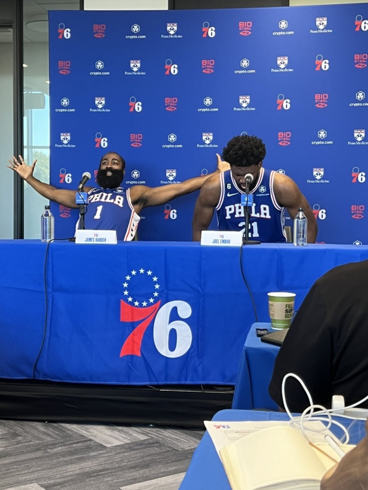 哈登：我和恩比德一起的时间没我想的多 我精神状态很好