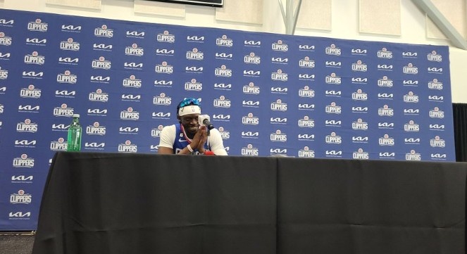 雷吉：小卡永远是最努力的 他喜欢以身作则但现在会说更多话了