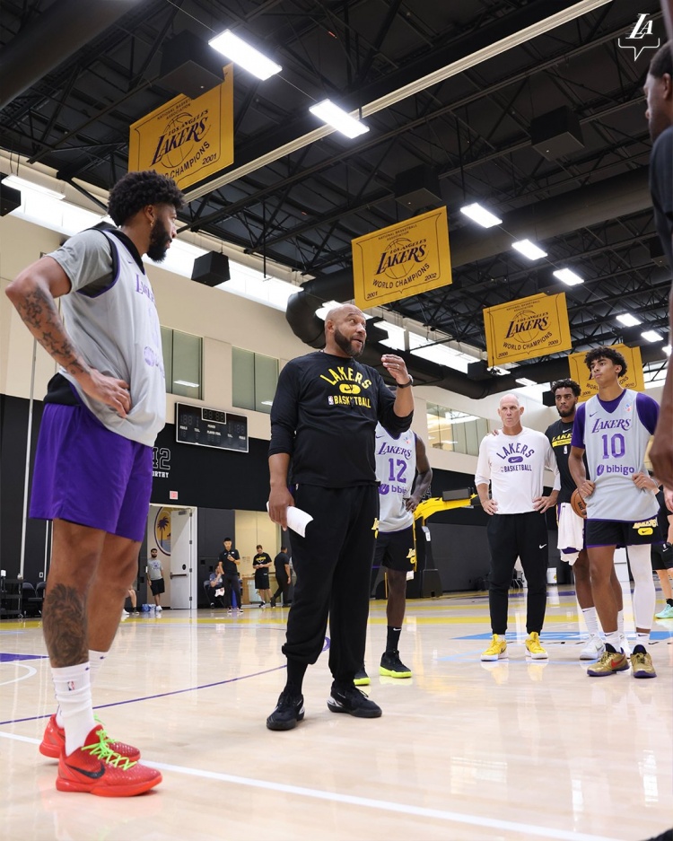 加紧备战！随队记者：湖人今日将进行两练 第二堂训练课18点开始