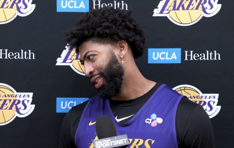 想拿DPOY吗？浓眉：打满82场并帮球队赢球才是我的目标