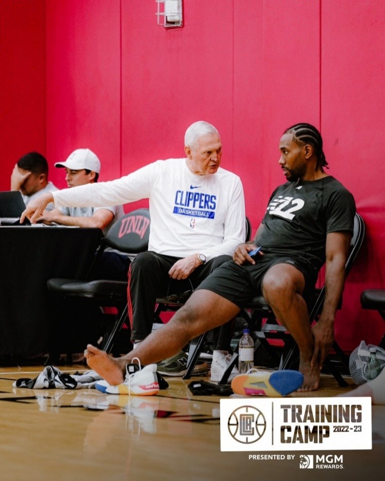 队记:莱昂纳德&沃尔将在周二对阵开拓者时被列入激活名单