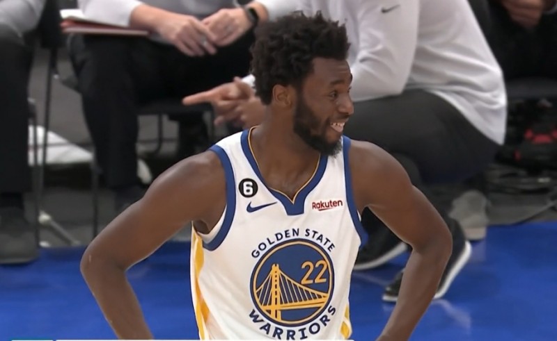 想打卡是吧？维金斯半场未结束已经5次犯规