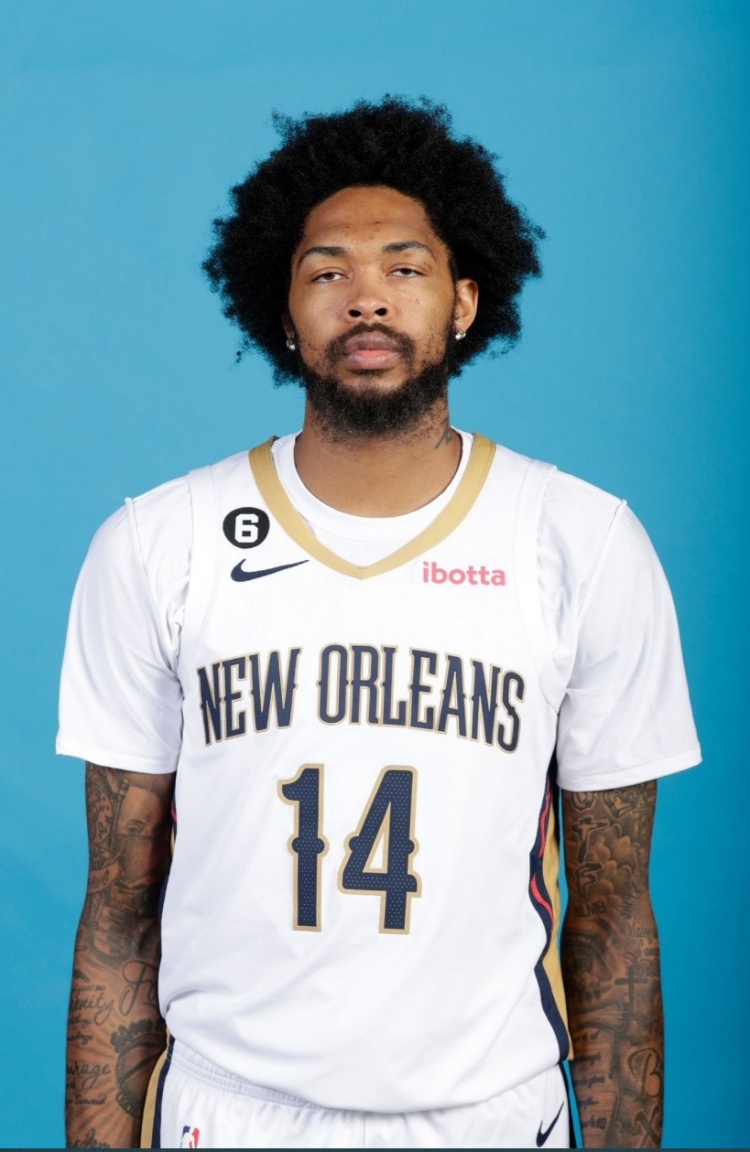 英格拉姆：就先留着这个爆炸头吧 我已厌倦了搞发型